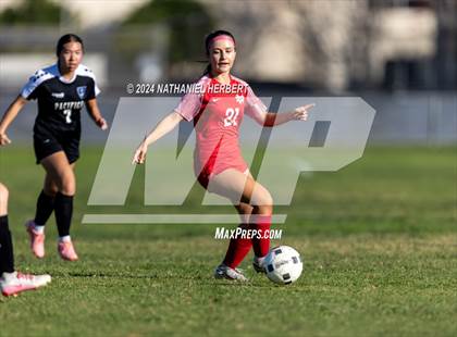 Thumbnail 3 in Pacifica vs Mater Dei (Best in the West Winter Classic) photogallery.