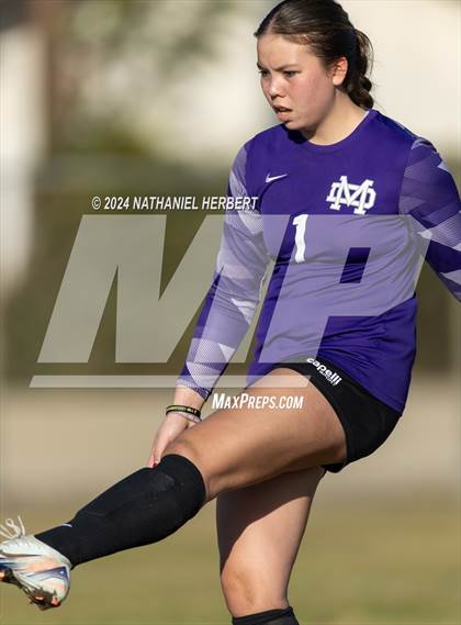 Thumbnail 1 in Pacifica vs Mater Dei (Best in the West Winter Classic) photogallery.
