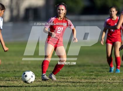 Thumbnail 1 in Pacifica vs Mater Dei (Best in the West Winter Classic) photogallery.