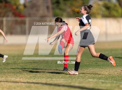 Thumbnail 3 in Pacifica vs Mater Dei (Best in the West Winter Classic) photogallery.