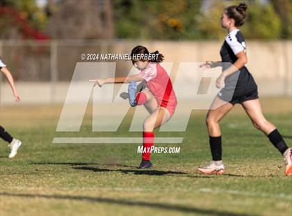 Thumbnail 2 in Pacifica vs Mater Dei (Best in the West Winter Classic) photogallery.