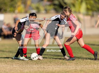 Thumbnail 3 in Pacifica vs Mater Dei (Best in the West Winter Classic) photogallery.