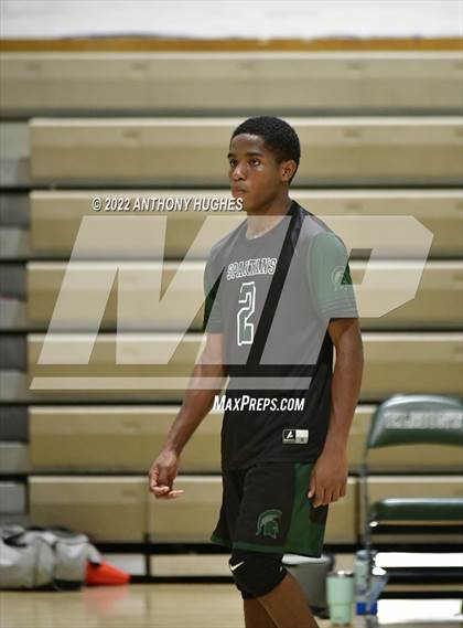Thumbnail 2 in Valley Stream Central vs Elmont Memorial photogallery.