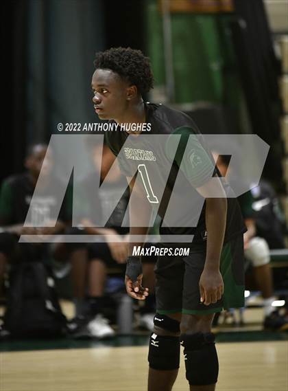 Thumbnail 3 in Valley Stream Central vs Elmont Memorial photogallery.