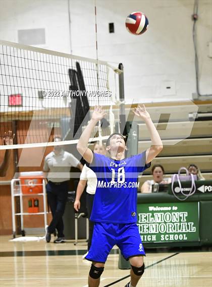 Thumbnail 2 in Valley Stream Central vs Elmont Memorial photogallery.