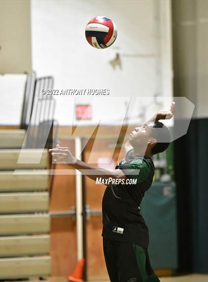 Thumbnail 1 in Valley Stream Central vs Elmont Memorial photogallery.