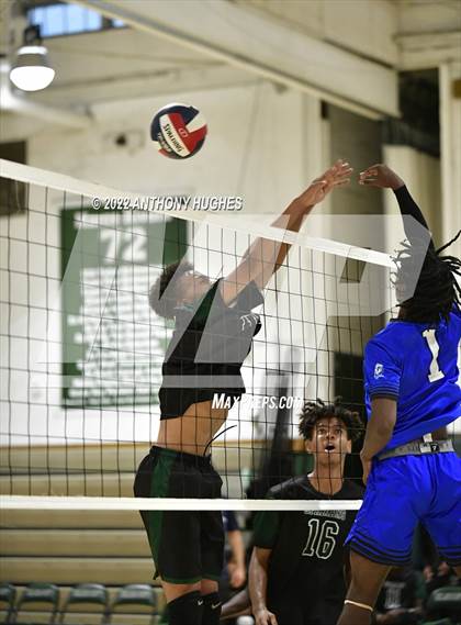 Thumbnail 1 in Valley Stream Central vs Elmont Memorial photogallery.