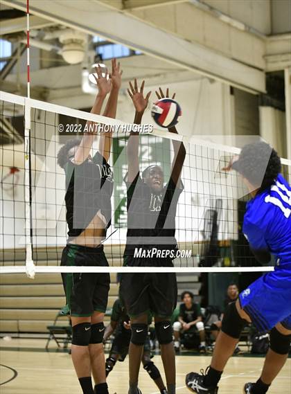 Thumbnail 1 in Valley Stream Central vs Elmont Memorial photogallery.