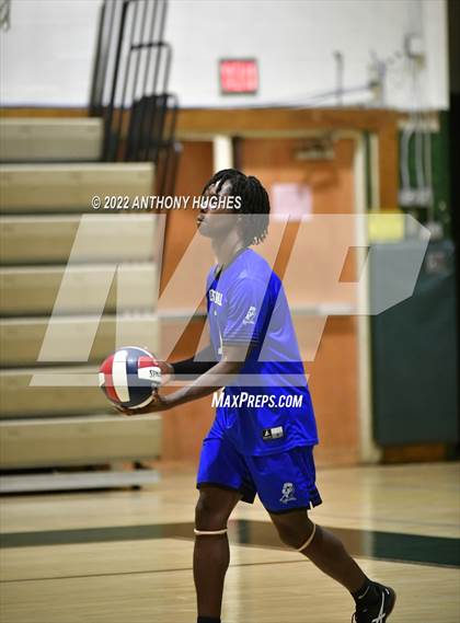 Thumbnail 2 in Valley Stream Central vs Elmont Memorial photogallery.