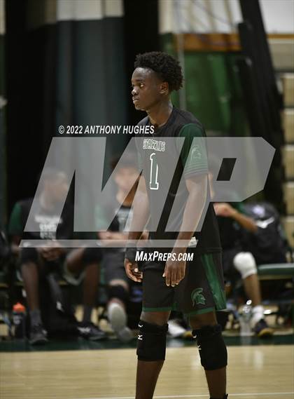 Thumbnail 2 in Valley Stream Central vs Elmont Memorial photogallery.