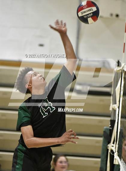 Thumbnail 2 in Valley Stream Central vs Elmont Memorial photogallery.