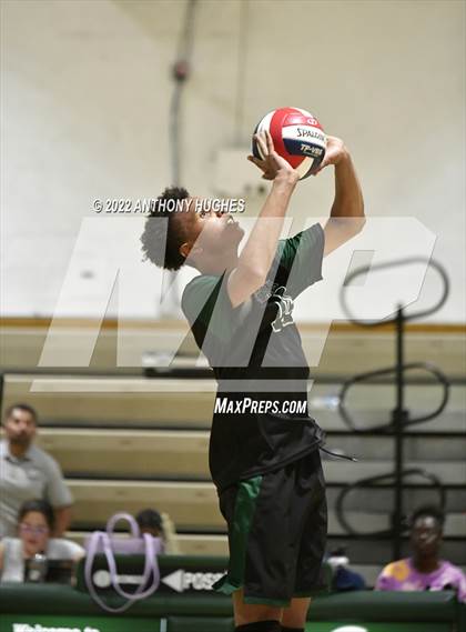 Thumbnail 1 in Valley Stream Central vs Elmont Memorial photogallery.