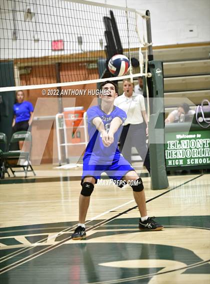 Thumbnail 3 in Valley Stream Central vs Elmont Memorial photogallery.