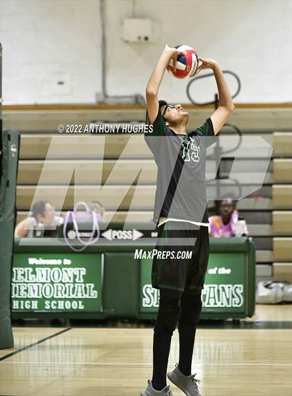 Thumbnail 1 in Valley Stream Central vs Elmont Memorial photogallery.
