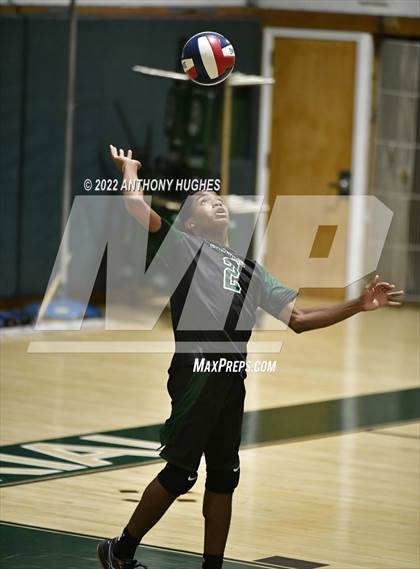 Thumbnail 1 in Valley Stream Central vs Elmont Memorial photogallery.