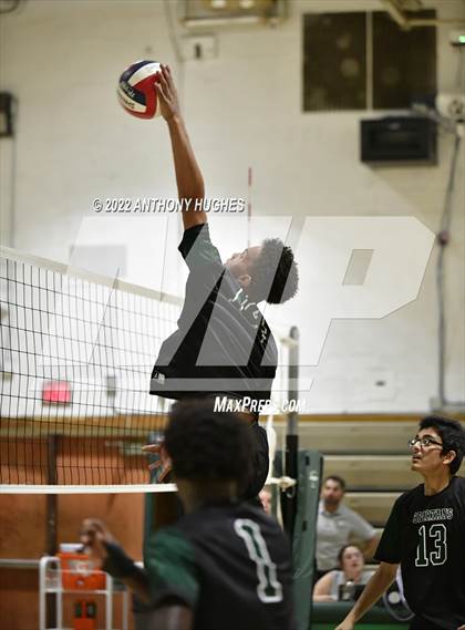 Thumbnail 1 in Valley Stream Central vs Elmont Memorial photogallery.