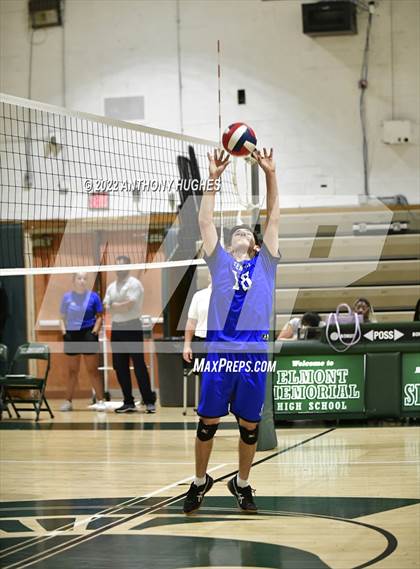 Thumbnail 2 in Valley Stream Central vs Elmont Memorial photogallery.