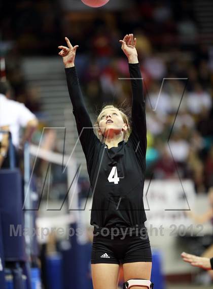 Thumbnail 3 in Valley vs. Gunnison (CHSAA 3A Final) photogallery.