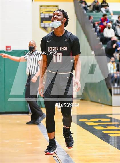 Thumbnail 2 in Edison Tech @ Aquinas Institute (NYSPHSAA Section V Class AA Semifinal) photogallery.