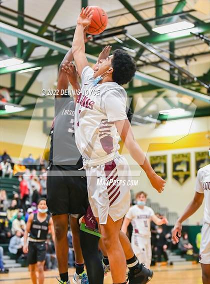 Thumbnail 2 in Edison Tech @ Aquinas Institute (NYSPHSAA Section V Class AA Semifinal) photogallery.