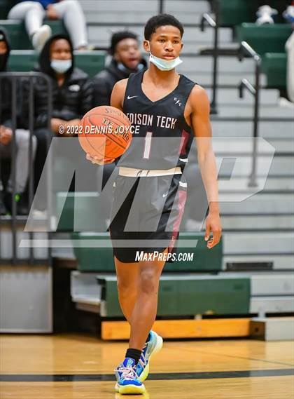 Thumbnail 3 in Edison Tech @ Aquinas Institute (NYSPHSAA Section V Class AA Semifinal) photogallery.