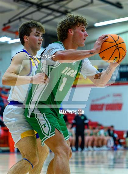 Thumbnail 2 in Mountain Home vs Greene County Tech (Billy Ply Classic) photogallery.