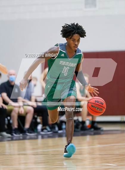 Thumbnail 3 in Venice vs. Durant (Suncoast Holiday Classic) photogallery.