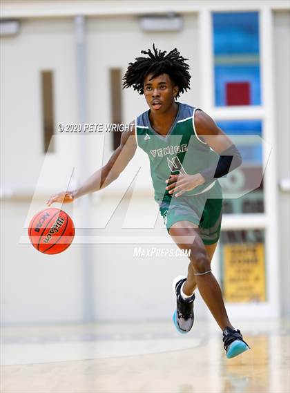 Thumbnail 1 in Venice vs. Durant (Suncoast Holiday Classic) photogallery.