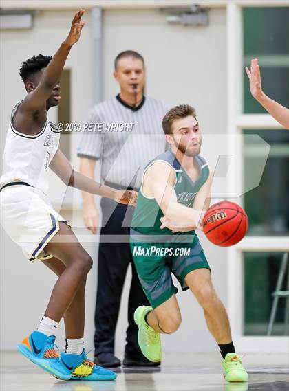 Thumbnail 1 in Venice vs. Durant (Suncoast Holiday Classic) photogallery.