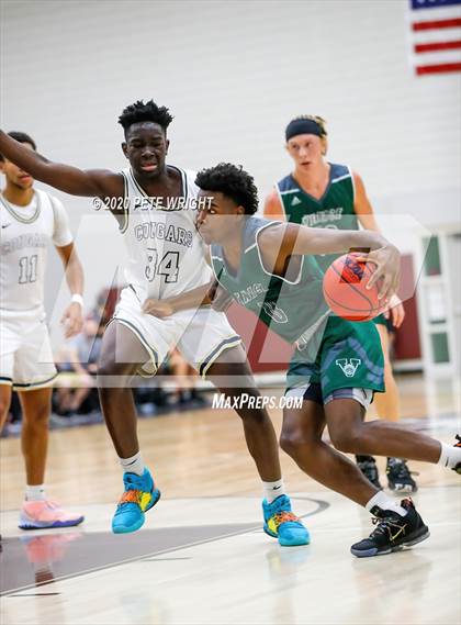 Thumbnail 2 in Venice vs. Durant (Suncoast Holiday Classic) photogallery.