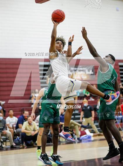 Thumbnail 1 in Venice vs. Durant (Suncoast Holiday Classic) photogallery.