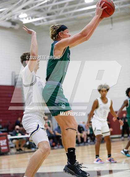 Thumbnail 2 in Venice vs. Durant (Suncoast Holiday Classic) photogallery.