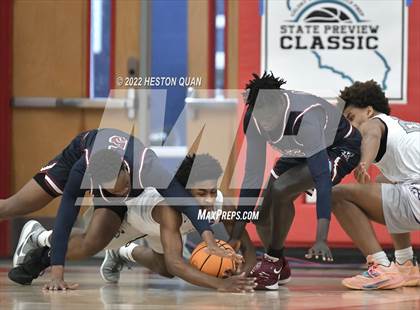 Thumbnail 2 in Capistrano Valley Christian vs. St. Anthony (State Preview Classic) photogallery.