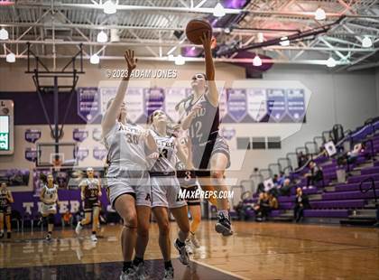 Thumbnail 2 in Stow-Munroe Falls vs. Archbishop Alter photogallery.