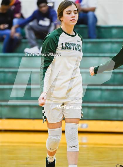 Thumbnail 3 in Jefferson vs Harleton (Harleton Holiday Tournament) photogallery.