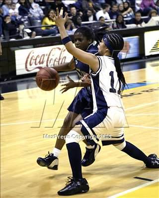 Thumbnail 3 in Pacific Hills vs. Rolling Hills Prep (Sec. V-AA final) photogallery.