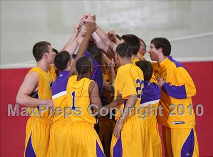 Thumbnail 1 in Taft vs. Mesa (MaxPreps Holiday Classic) photogallery.