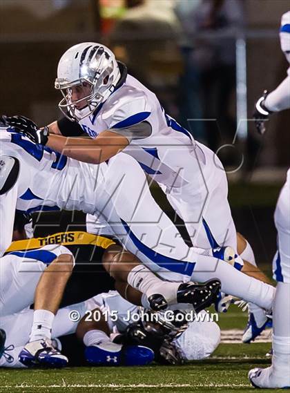 Thumbnail 2 in Sealy vs. Needville photogallery.