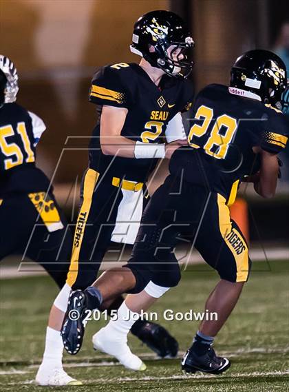 Thumbnail 3 in Sealy vs. Needville photogallery.