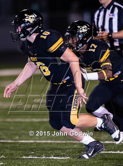 Thumbnail 2 in Sealy vs. Needville photogallery.