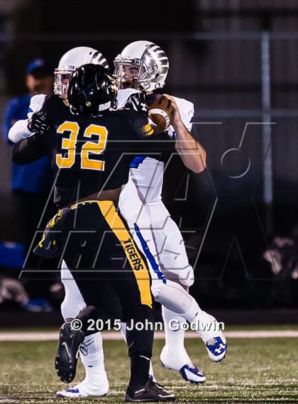 Thumbnail 3 in Sealy vs. Needville photogallery.
