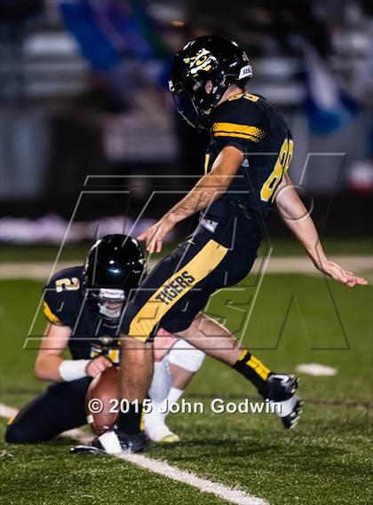 Thumbnail 1 in Sealy vs. Needville photogallery.
