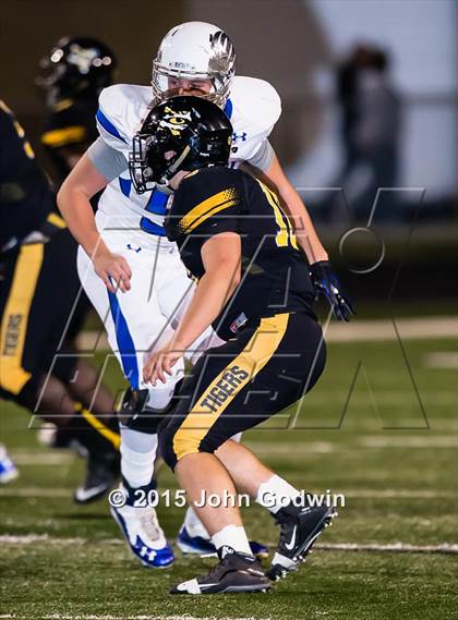 Thumbnail 2 in Sealy vs. Needville photogallery.