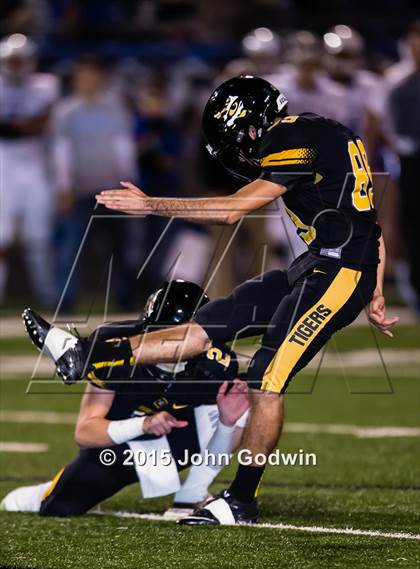 Thumbnail 1 in Sealy vs. Needville photogallery.