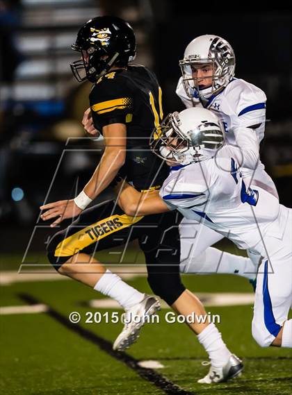 Thumbnail 2 in Sealy vs. Needville photogallery.