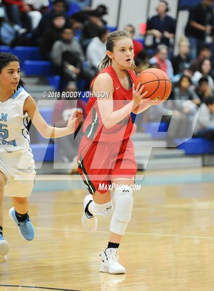 Thumbnail 2 in Sam Rayburn vs. The Woodlands (McDonald's Texas Invitational) photogallery.