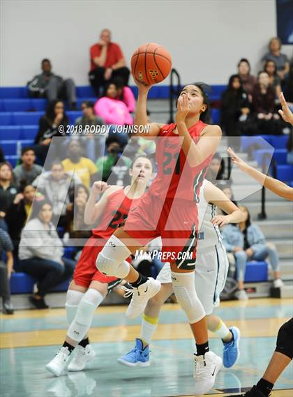 Thumbnail 3 in Sam Rayburn vs. The Woodlands (McDonald's Texas Invitational) photogallery.