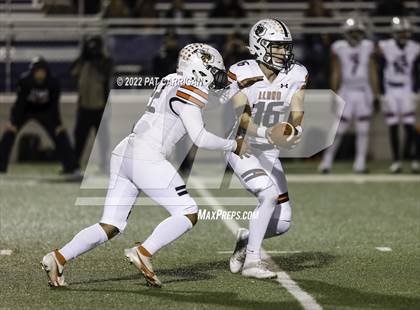 Thumbnail 2 in Llano vs. Edna (UIL 3A D1 Quarterfinal) photogallery.