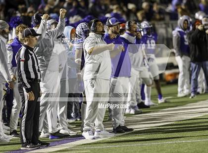 Thumbnail 3 in Llano vs. Edna (UIL 3A D1 Quarterfinal) photogallery.