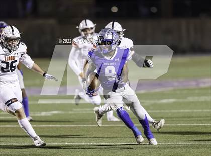 Thumbnail 2 in Llano vs. Edna (UIL 3A D1 Quarterfinal) photogallery.